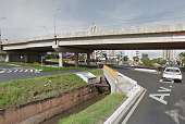 Viaduto no cruzamento da Av. Major Nicácio e Ismael Alonso y Alonso (Franca/SP)
